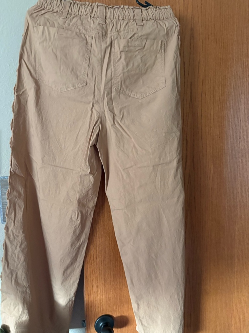 Democracy Women’s Elastic-Waist Chinos in Light Tan